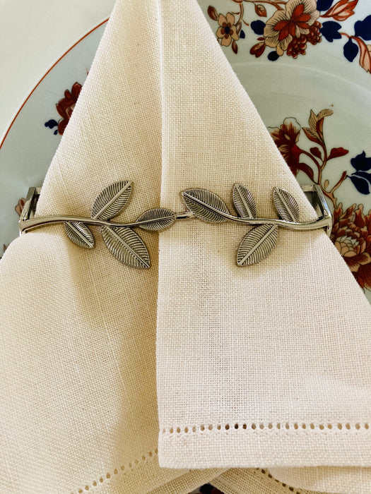 Napkin Wrap "Leaves" in Matte Silver - Set of Four
